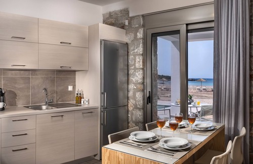 Gialos Villa | LITHOS-CEDAR BAY BEACHSIDE VILLAS-LUXURY STONE VILLA -PRIVATE POOL