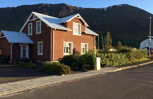 Flateyri Bed & Breakfast | Litlabyli, charming historic house in Flateyri