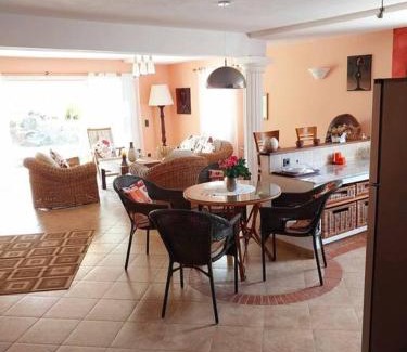 Calodyne Apartment | Little Africa