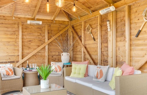 Bilting House | Little Aluph - Two Bedroom House, Sleeps 4