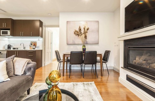 Ivanhoe House | Little Audrey Guesthouse - City Fringe Getaway