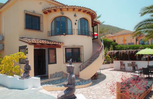 Cansalades Bed & Breakfast | Little Bali Jávea