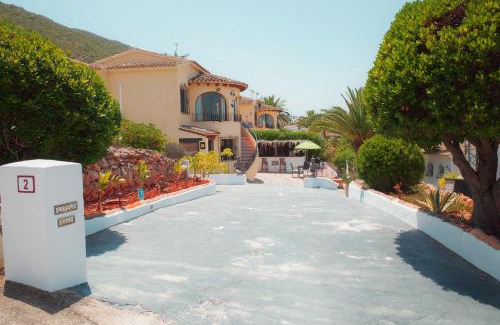 Cansalades Bed & Breakfast | Little Bali Jávea