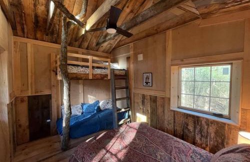 Sparrow Bush Ski Chalet | Little Birds Treehouse