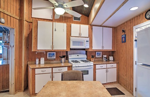 Slidell Cottage | 'Little Blue Crab' Quaint Slidell Home: Near Lakes