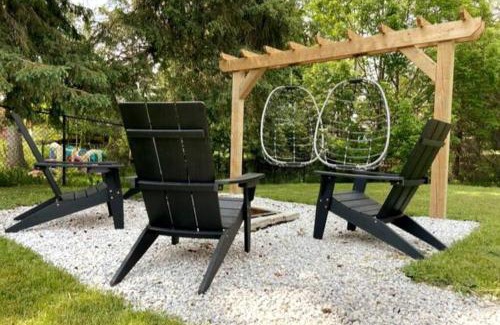 Owen Sound House | Little Blue Oasis