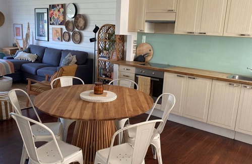 Smiths Beach House | Little Blue Shack - walking distance to Smiths Beach