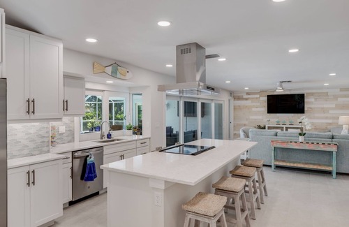 Beachview Country Club Estates Villa | Little Blue - Stunning Villa with Pool and Spa