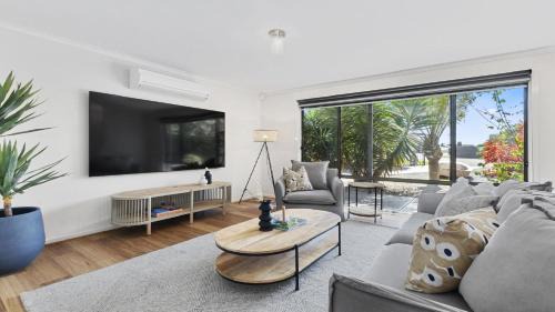 Aldinga Beach House | Little Boat Beach House at Aldinga Beach by Wine Coast Holiday Rentals