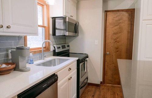 Searcy Cabin | Little Cabin on the Knoll