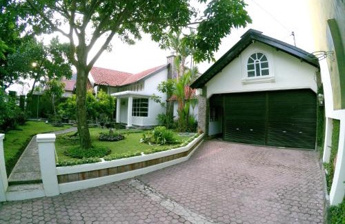 Malang Villa | Little Creek Lodge