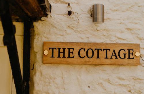 Muchelney House | Little England Retreats - The Cottage