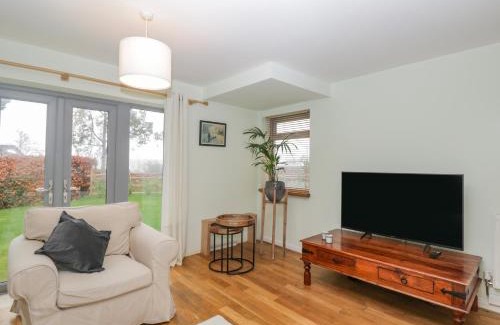 Calne House | Little Foxes