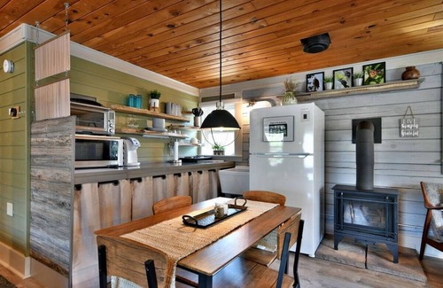 Drummond Cottage | Little Gem Cottage in the Forest Drummond, WI