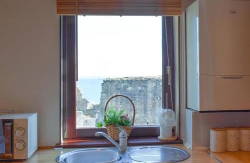 Kirkcaldy House | Little Gem