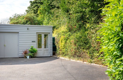 Saxmundham House | Little Glebe - Two Bedroom House, Sleeps 3