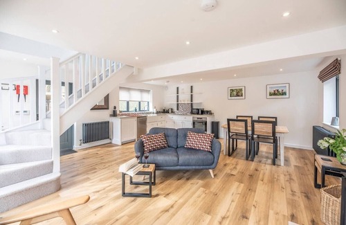 Saxmundham House | Little Honey Pot, Benhall