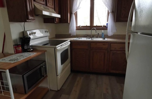 Ladysmith House | Little house in the woods but only 5 minutes from town!