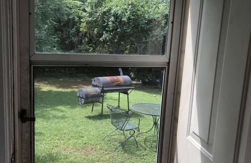 Glen Iris House | Little House on Green Springs near downtown Birmingham, colleges & hospitals