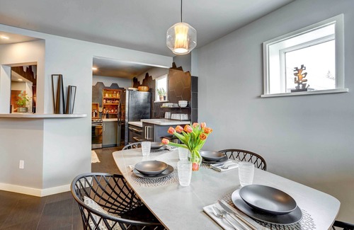 Dryden House | 'Little House on the Lot' Dryden Townhome: Pets OK