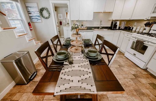Winthrop House | Little Landing Cottage-gorgeous View BBQ Wi-fi