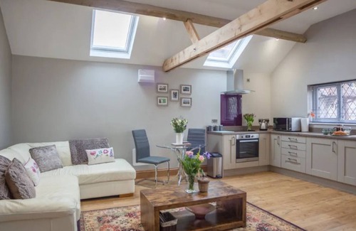 Hereford Apartment | Little Oak