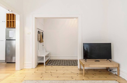 Albert Park House | Little Ogrady City to Sand Couples Retreat