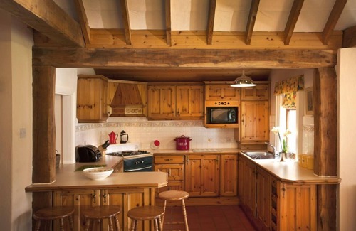 Laytown Cottage | Little Orchard Cottage - sleeps 5 guests in 3 bedrooms