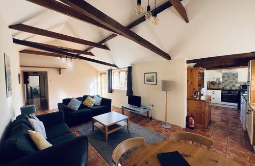 Dunwich Cottage | LITTLE OWL COTTAGE, pet friendly, with a garden in Westleton