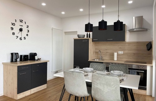 Waldbuttelbrunn Apartment | Little Penthouse Würzburg Komplett neu Renoviertes Apartment