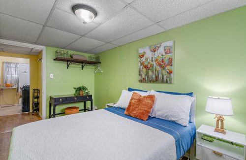 United Central House | Little Pineapple Cottage