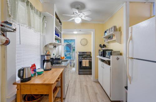 United Central House | Little Pineapple Cottage