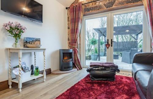 Tunstall House | Little Pines Lodge