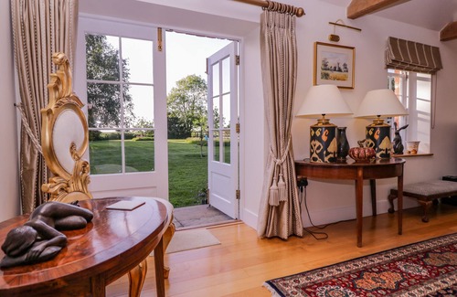 Bilting Cottage | LITTLE PONTUS, pet friendly, with pool in Challock