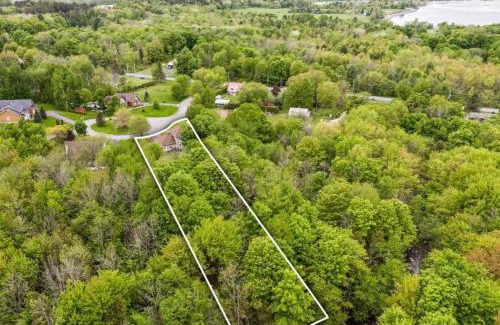 East Hawkesbury Villa | Little Rideau Falls Retreat