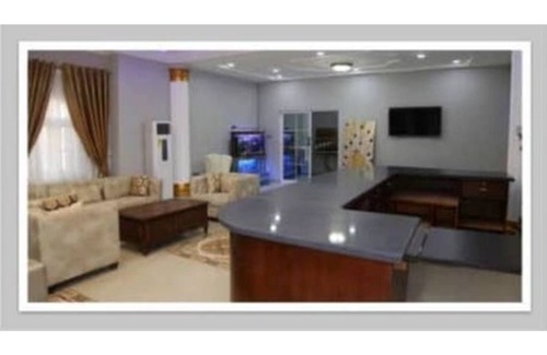 Ogbodjo Apartment | Little Rome adirigano