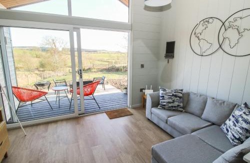 Shelve House | Little Shelve Barn