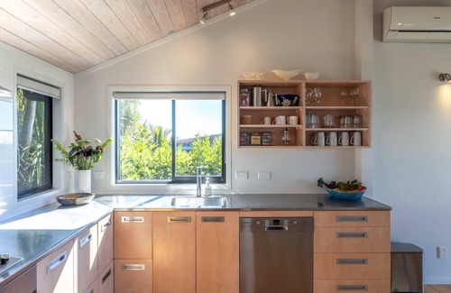 Oneroa House | LITTLE TIRI COTTAGE | Coast & Country | WINTER DEAL - Stay for 3, Pay for 2