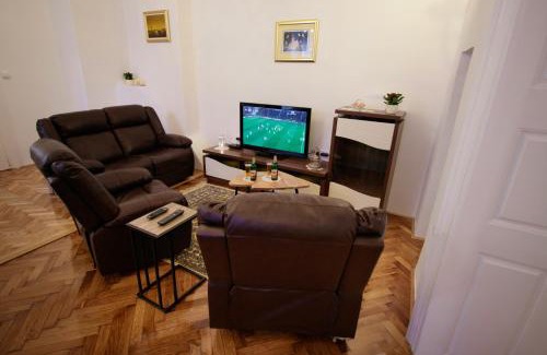 Varazdin Apartment | Little Vienna Gold Apartment