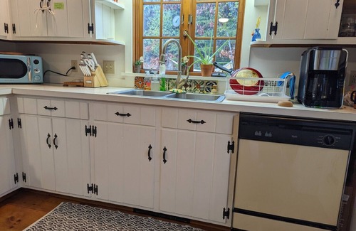 Germantown House | Little White House - Private near Hudson & hiking