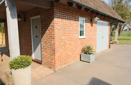 Stuppington House | Little Wisteria - light and airy and very peaceful with countryside views.