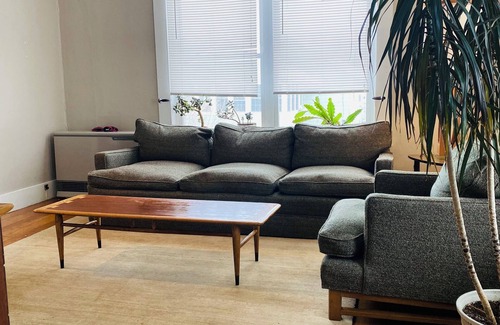 Littleton Apartment | Littleton center vintage themed 1 bed 1 bath. Walk to center.