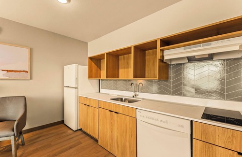 West Jordan Hotel | LivAway Suites SLC- West Jordan