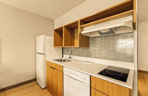 West Jordan Hotel | LivAway Suites SLC- West Jordan