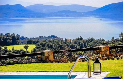 Paradise Beach Cottage | LIVE A FAIRY TALE RESTING YOUR BODY AND SOUL WITH A GREAT VIEW OF THE SEA