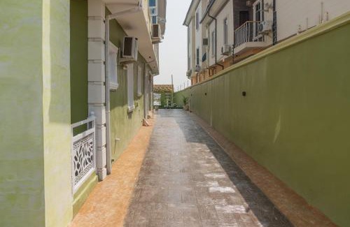 Ikotun Apartment | Live By The Water 2-Bed-Apt With FAST Wi-Fi And Secured