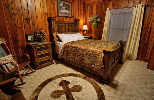 Glen Rose Bed & Breakfast | Live Oak B&B