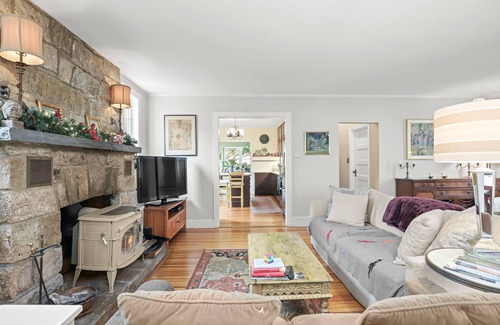 South Salem House | LIVE ON A BEAUTIFUL LAKE one hour from New York City NEW LISTING!