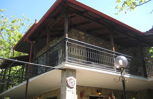 Polidrosos House | LIVE THE MAGIC AT PARNASSOS IN GREECE