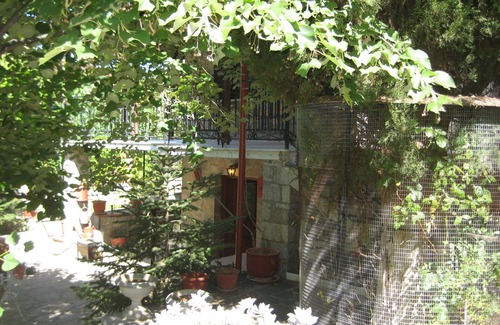Polidrosos House | LIVE THE MAGIC AT PARNASSOS IN GREECE